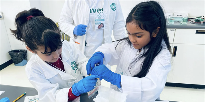 LANGEBIO Irapuato acerca a las niñas a la ciencia