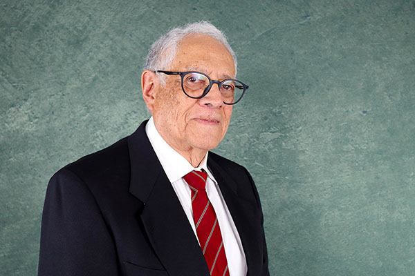 Dr. Gabriel Guarneros Peña