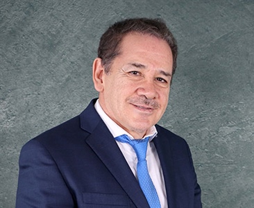 Dr. Bulmaro Cisneros Vega